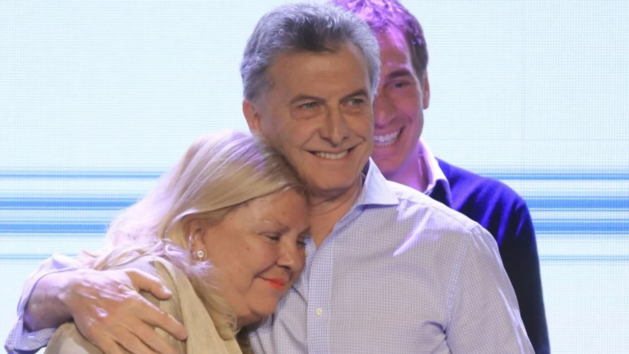 El amenazante mensaje de Carrió: "No es época de tibios"