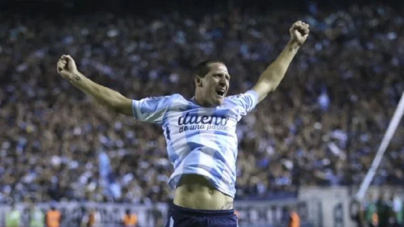 Ex jugador de Racing estalló contra Mauricio Macri: "Esperemos que te quede poquito"