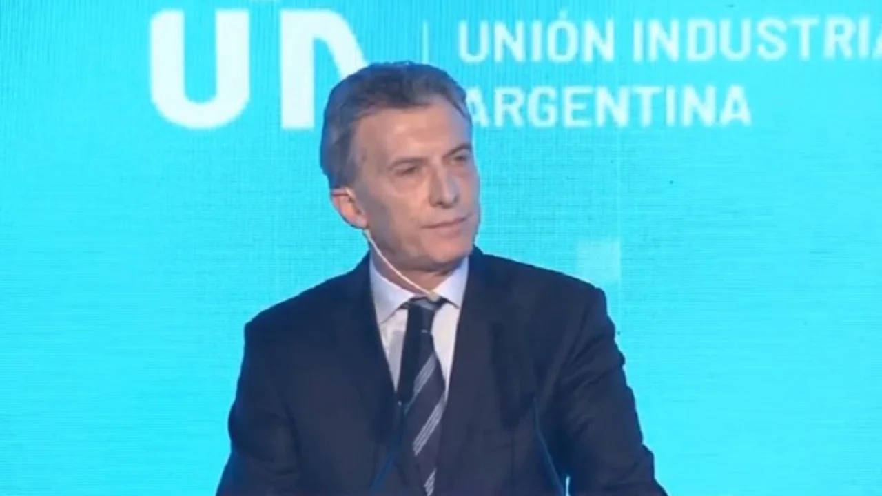Macri reafirmó la política de endeudamiento y no realizó autocrítica por la grave crisis