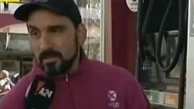 El incómodo momento de un notero de A24 en una estación de servicio