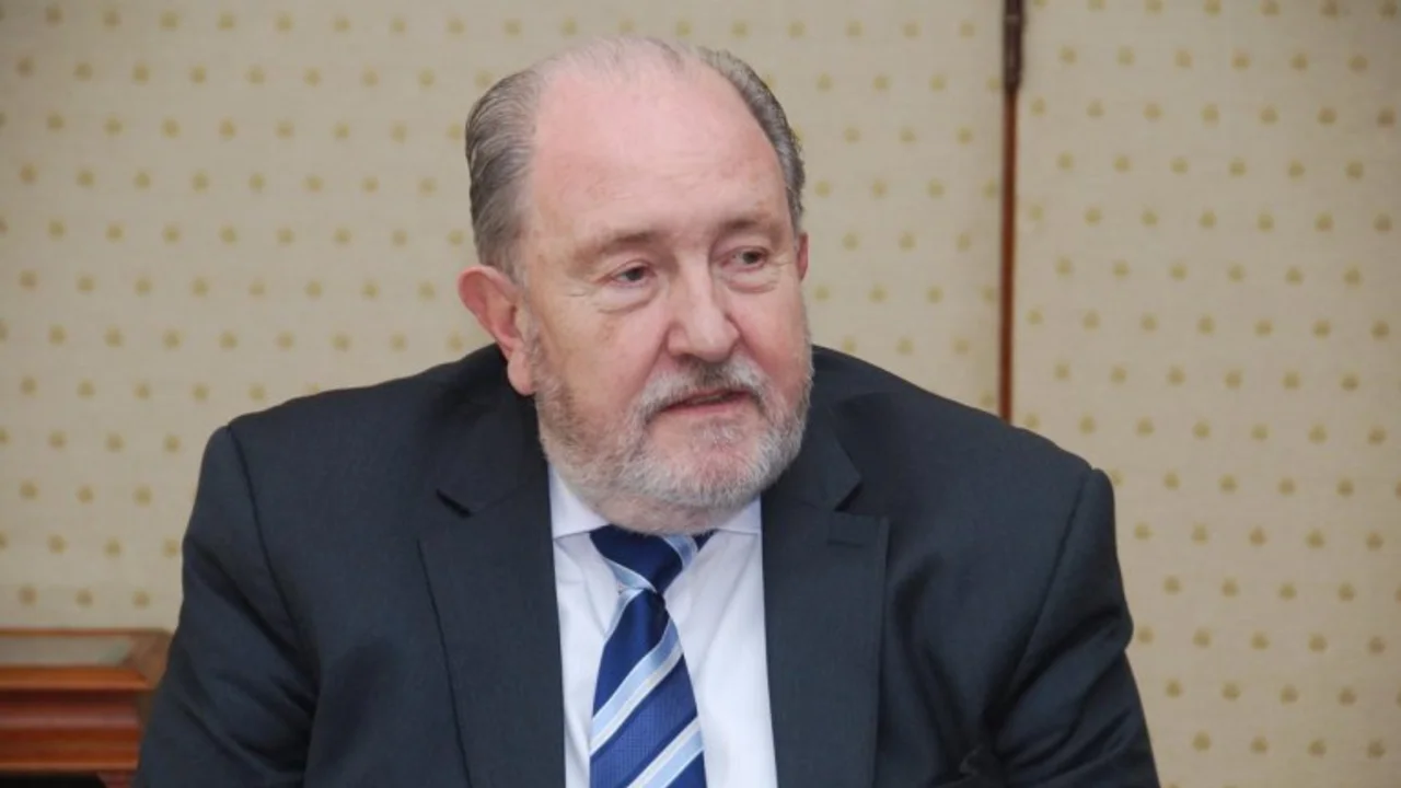 El gobernador de La Pampa contó que no se presentará a las elecciones porque padece cáncer