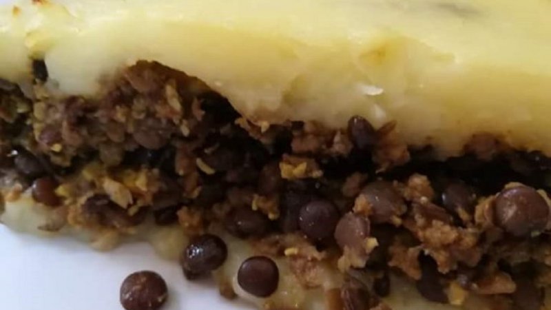 Vergonzoso: en escuelas porteñas repartieron pastel de papa con lentejas en vez de carne