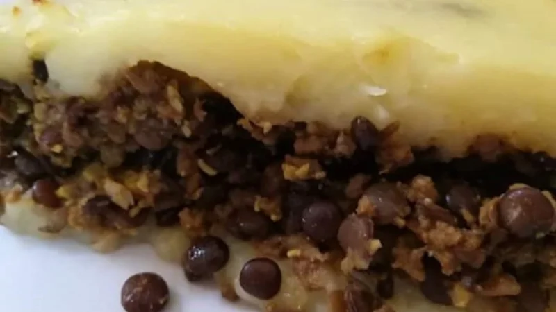 Vergonzoso: en escuelas porteñas repartieron pastel de papa con lentejas en vez de carne