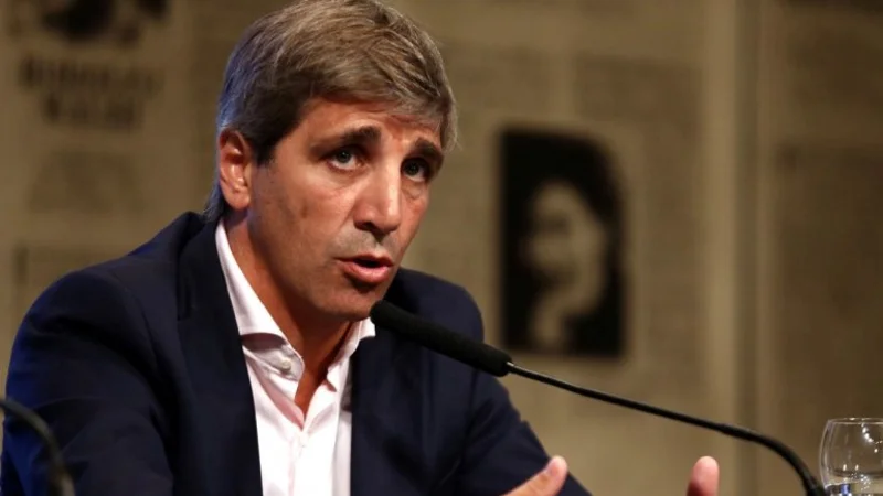 Luis Caputo defendió al FMI: "Están para ayudar, es la mejor gente"