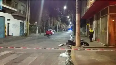Móvil del Municipio de Morón atropella a un joven por no frenar en un control Móvil del Municipio de Morón atropella a un joven por no frenar en un control