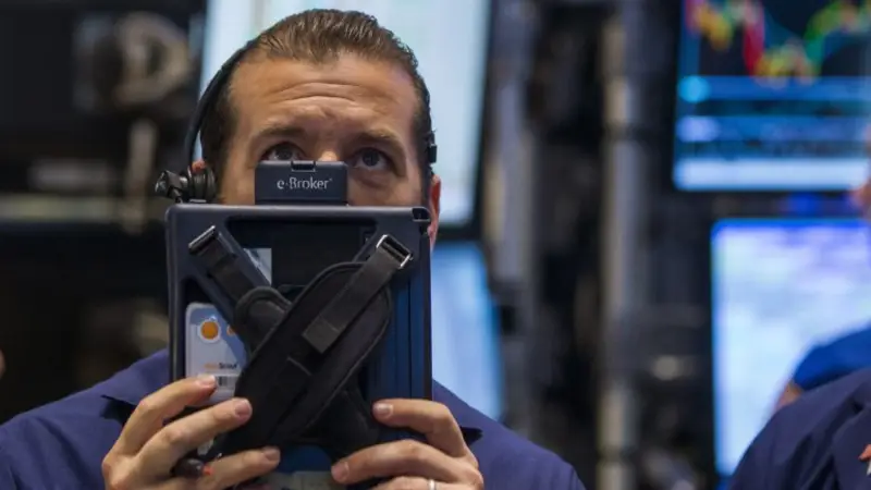 La Bolsa cayó casi 2% y sube el riesgo país