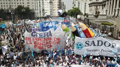 El salario básico docente está $7 mil pesos debajo de la línea de la pobreza El salario básico docente está $7 mil pesos debajo de la línea de la pobreza