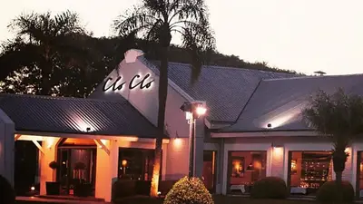 Cerró el restaurante Cló Cló, el símbolo de los noventa que reunía a políticos y famosos Cerró el restaurante Cló Cló, el símbolo de los noventa que reunía a políticos y famosos