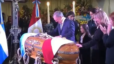 Schiaretti se quebró en el funeral de De la Sota y realizó un emotivo homenaje Schiaretti se quebró en el funeral de De la Sota y realizó un emotivo homenaje