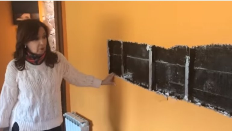 Cristina Kirchner se corrigió y negó que Massa le haya regalado un cuadro