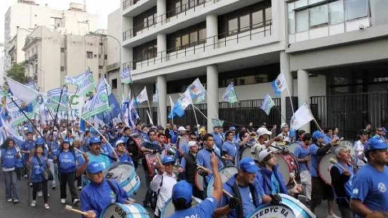 UTEDyC marcha para reabrir paritarias en la previa del Superclásico