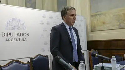 Más del 50% del ajuste que promete el Gobierno irá a pagos de la deuda Más del 50% del ajuste que promete el Gobierno irá a pagos de la deuda