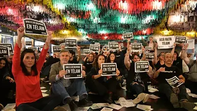 En reclamo por los 357 despidos, trabajadores de Télam ocuparon pacíficamente el CCK En reclamo por los 357 despidos, trabajadores de Télam ocuparon pacíficamente el CCK