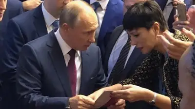 Mendoza: "A Putin le llamó la atención la persecución judicial contra Cristina Kirchner" Mendoza: "A Putin le llamó la atención la persecución judicial contra Cristina Kirchner"