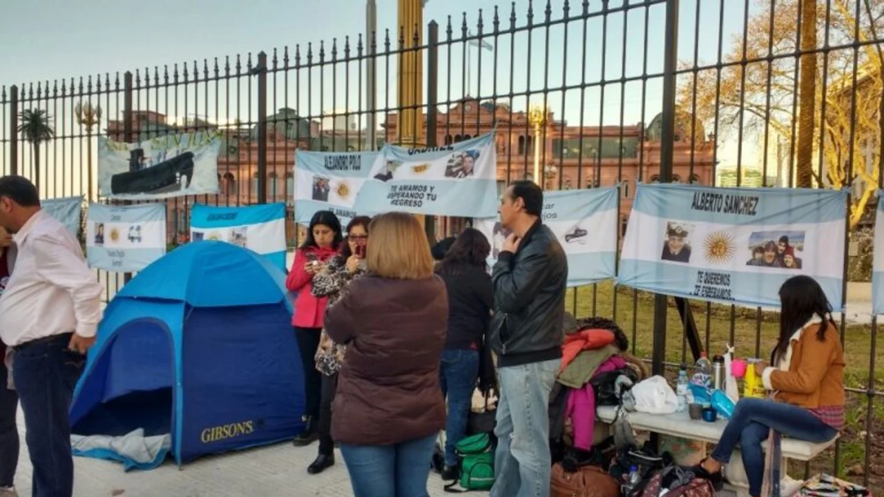 Familiar del ARA San Juan pidió la renuncia de Aguad: "Es incompetente"