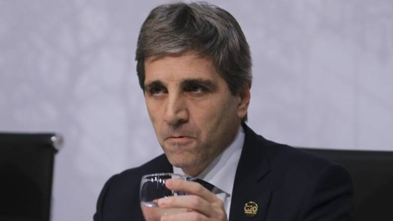 Renunció el presidente del Banco Central Luis Caputo