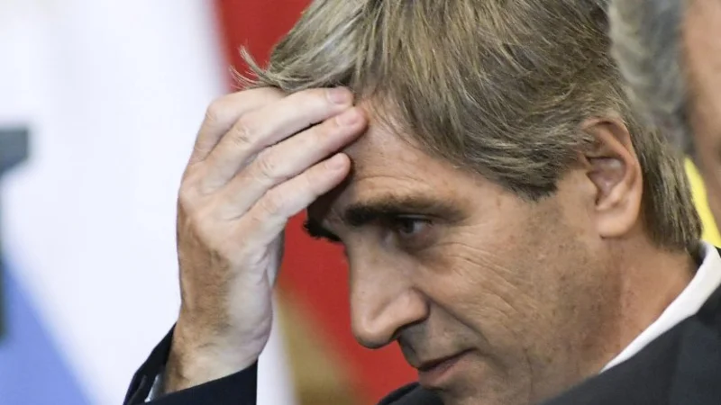Pedirán a la Justicia que Caputo no pueda salir del país