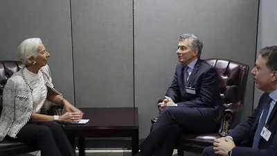 Macri reconoció que el FMI está "contento" con el nuevo presidente del Banco Central Macri reconoció que el FMI está "contento" con el nuevo presidente del Banco Central