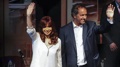 Roberto Navarro reveló el enojo del kirchnerismo con el silencio de Scioli Roberto Navarro reveló el enojo del kirchnerismo con el silencio de Scioli
