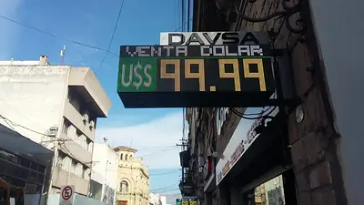 Cepo al dólar: en Salta, una casa de cambio vende a casi 100 pesos Cepo al dólar: en Salta, una casa de cambio vende a casi 100 pesos
