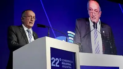 Crisis económica: desde la UIA reconocen que van a tener que reabrir paritarias Crisis económica: desde la UIA reconocen que van a tener que reabrir paritarias