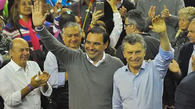 En plena crisis, el gobernador macrista Gustavo Valdés sorteó comida y frazadas En plena crisis, el gobernador macrista Gustavo Valdés sorteó comida y frazadas