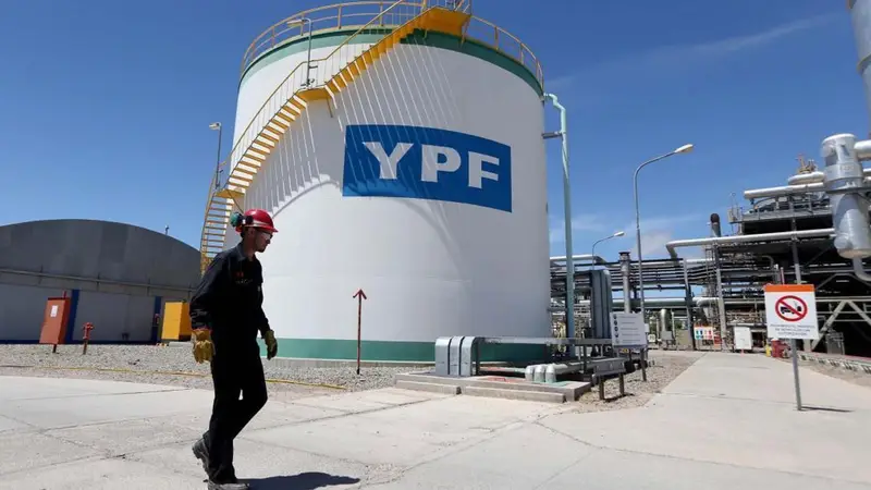 Las acciones de YPF cayeron a su peor nivel en toda su historia