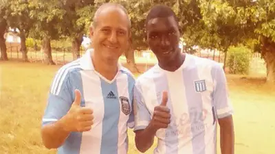 Cura argentino en África: "Jamás pensé que 1 peso argentino iba a ser igual a 1 metical mozambiqueño" Cura argentino en África: "Jamás pensé que 1 peso argentino iba a ser igual a 1 metical mozambiqueño"