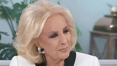 Las duras críticas contra Mirtha Legrand en las redes sociales por su violenta pregunta a Mario Massaccesi Las duras críticas contra Mirtha Legrand en las redes sociales por su violenta pregunta a Mario Massaccesi