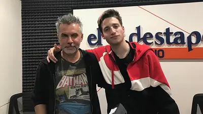 Wos en El Destape Radio: el emotivo regalo del Indio Solari Wos en El Destape Radio: el emotivo regalo del Indio Solari