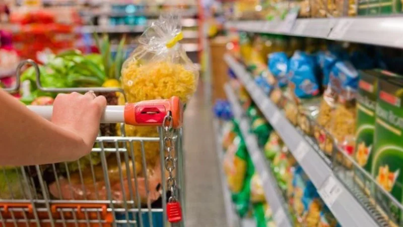 Crisis Económica: uno de cada tres pesos del salario mínimo van a la cobertura de la canasta alimentaria