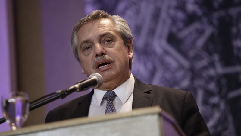 Elecciones 2019: Alberto Fernández habló de su "dedo acusador" y le respondió a Mauricio Macri