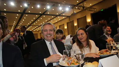 Alberto Fernández propuso imitar a Uruguay para resolver la deuda con el FMI Alberto Fernández propuso imitar a Uruguay para resolver la deuda con el FMI