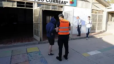 Elecciones en Mendoza: detuvieron a dos prófugos que fueron a votar Elecciones en Mendoza: detuvieron a dos prófugos que fueron a votar