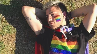 No le permitieron donar plasma por ser gay
