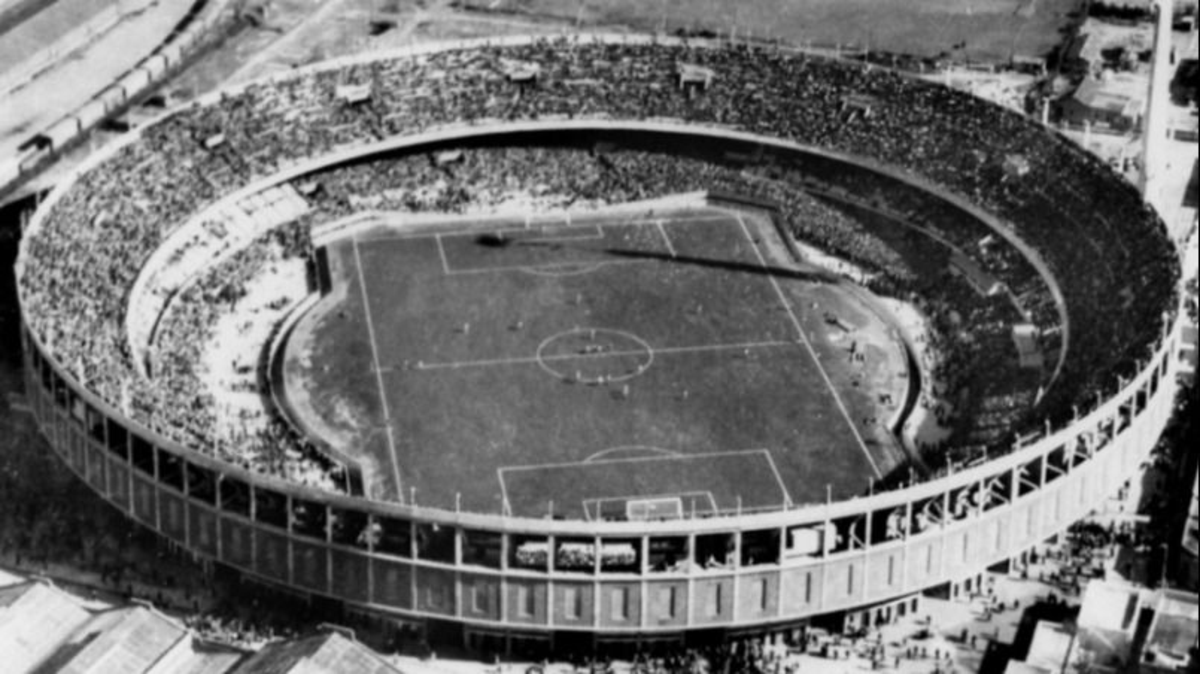 Estadio Presidente Juan Domingo Perón (El Cilindro) –