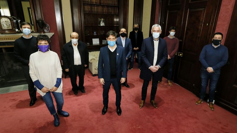 Axel Kicillof recibió a intendentes y establecieron un plan de acción por la toma de tierras