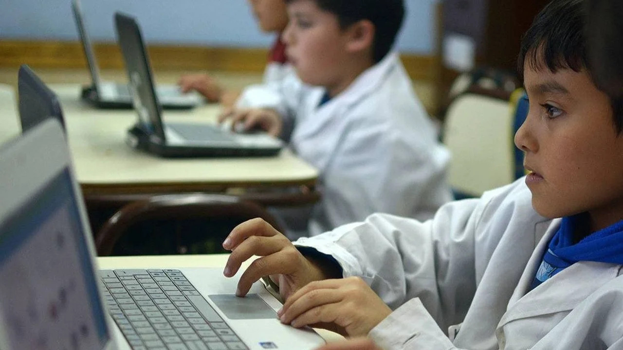 ¿Hacia dónde va el servicio de internet en Argentina tras el decreto?