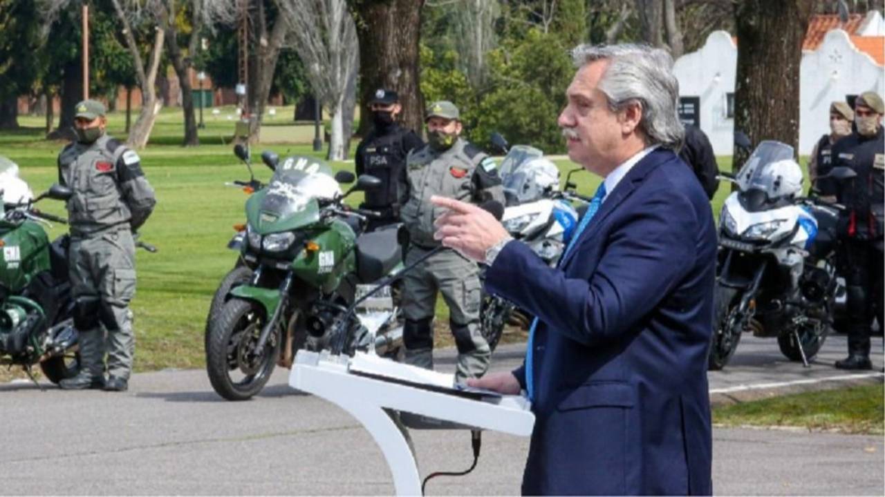 Alberto Fernández a los delincuentes: "Vamos a ser implacables, pero con el código penal"