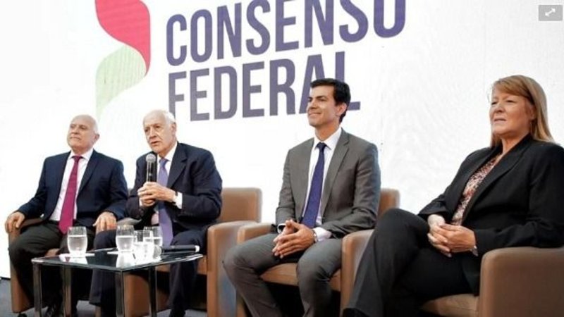 Roberto Lavagna calificó como "positivas" las diferencias en su espacio en relación a la Reforma Judicial
