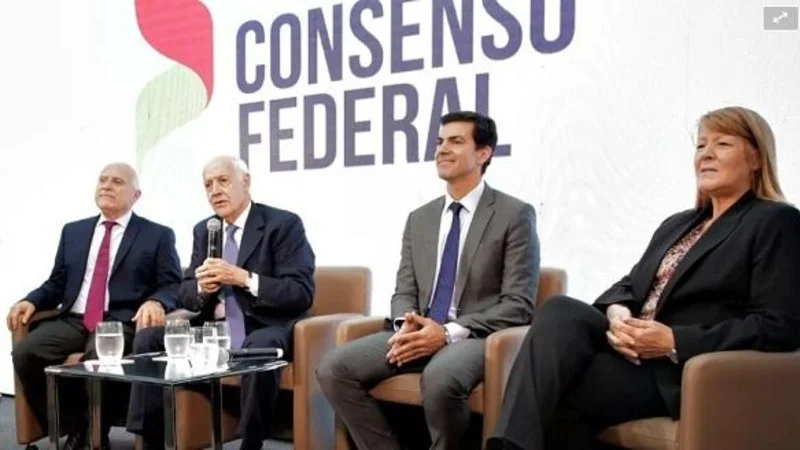 Roberto Lavagna calificó como "positivas" las diferencias en su espacio en relación a la Reforma Judicial