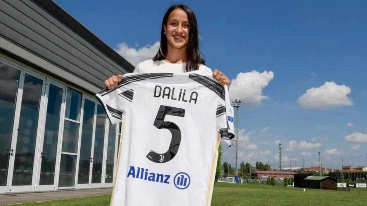 La mediocampista argentina Dalila Ippolito hizo su debut en la Juventus