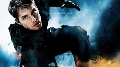 Tom Cruise se anima a todo: Se lanzó en moto desde la cima de una montaña Tom Cruise se anima a todo: Se lanzó en moto desde la cima de una montaña