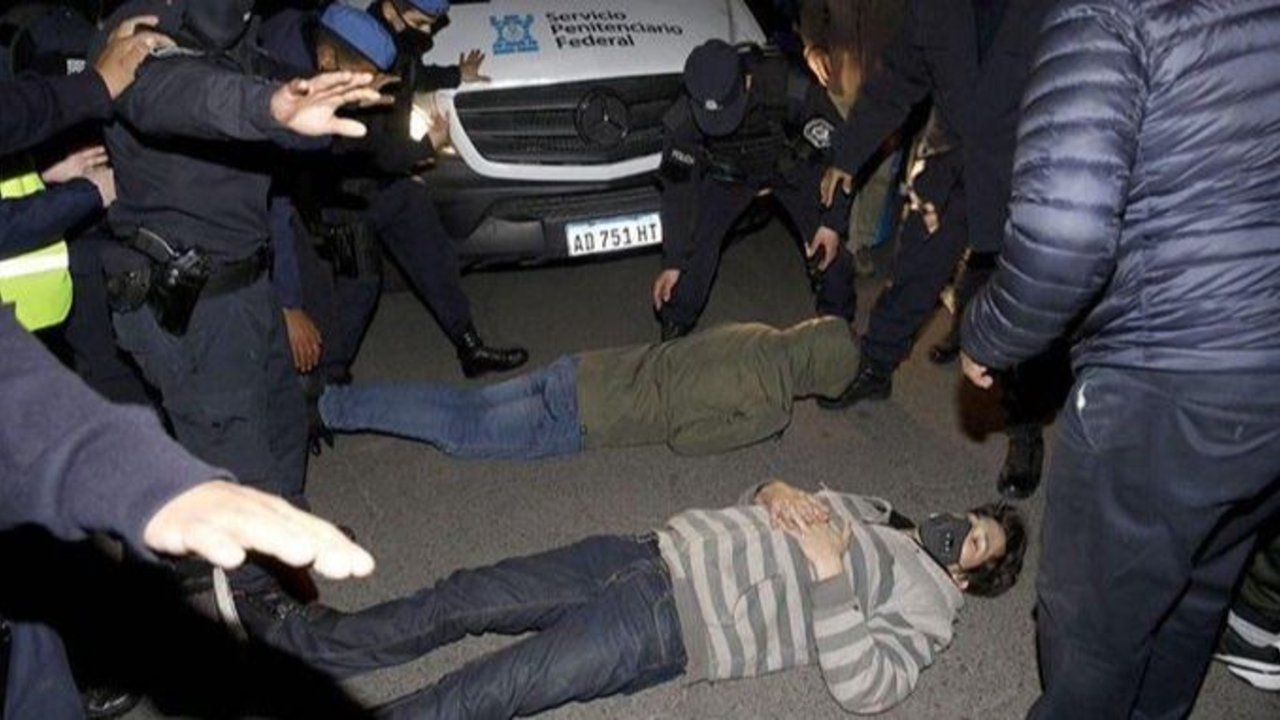 Domiciliaria para Lázaro Báez: militante macrista encabezó la marcha que impidió cumplir la orden judicial