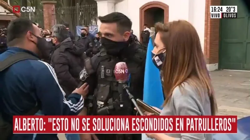 Tensión en vivo: prohíben a policía que hable con C5N