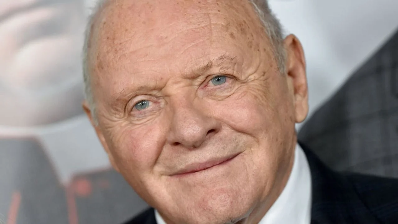 Anthony Hopkins, un influencer en cuarentena: Baila con Tik Tok, sube videos pintando y se saca selfies