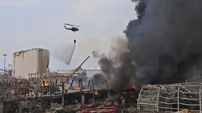 Beirut: se desata un enorme incendio en el mismo sitio de la explosión Beirut: se desata un enorme incendio en el mismo sitio de la explosión