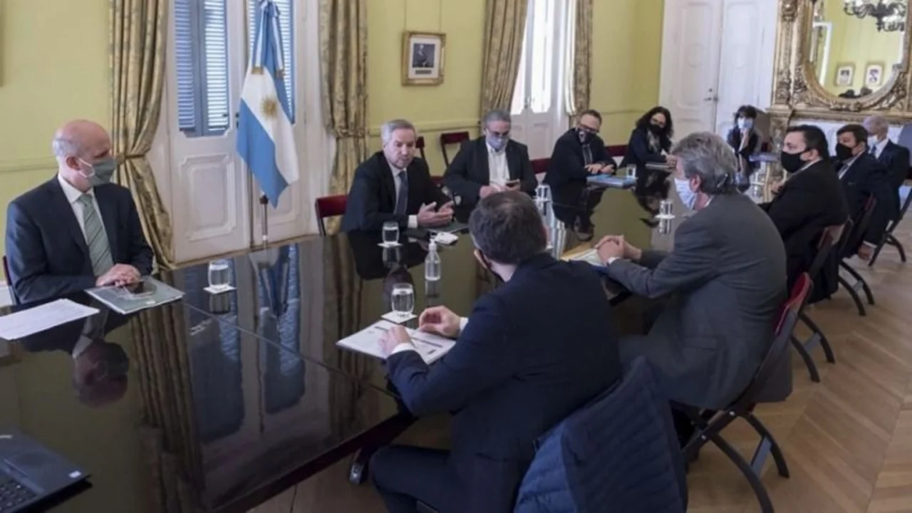 El Gobierno está molesto por la baja liquidación de dólares y buscará potenciar a la agroindustria