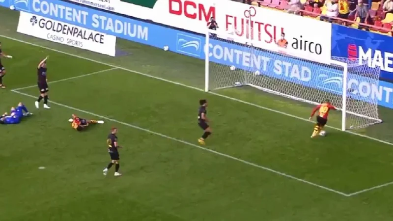 VIDEO: El increíble gol que se perdió un jugador en Bélgica se convirtió en el blooper del año