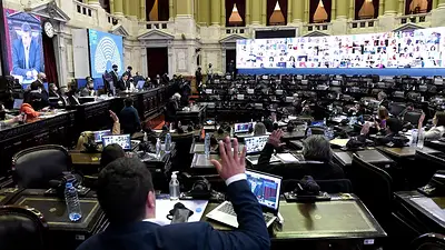 Massa, Kirchner y Negri quedaron aislados por un caso positivo en Diputados Massa, Kirchner y Negri quedaron aislados por un caso positivo en Diputados